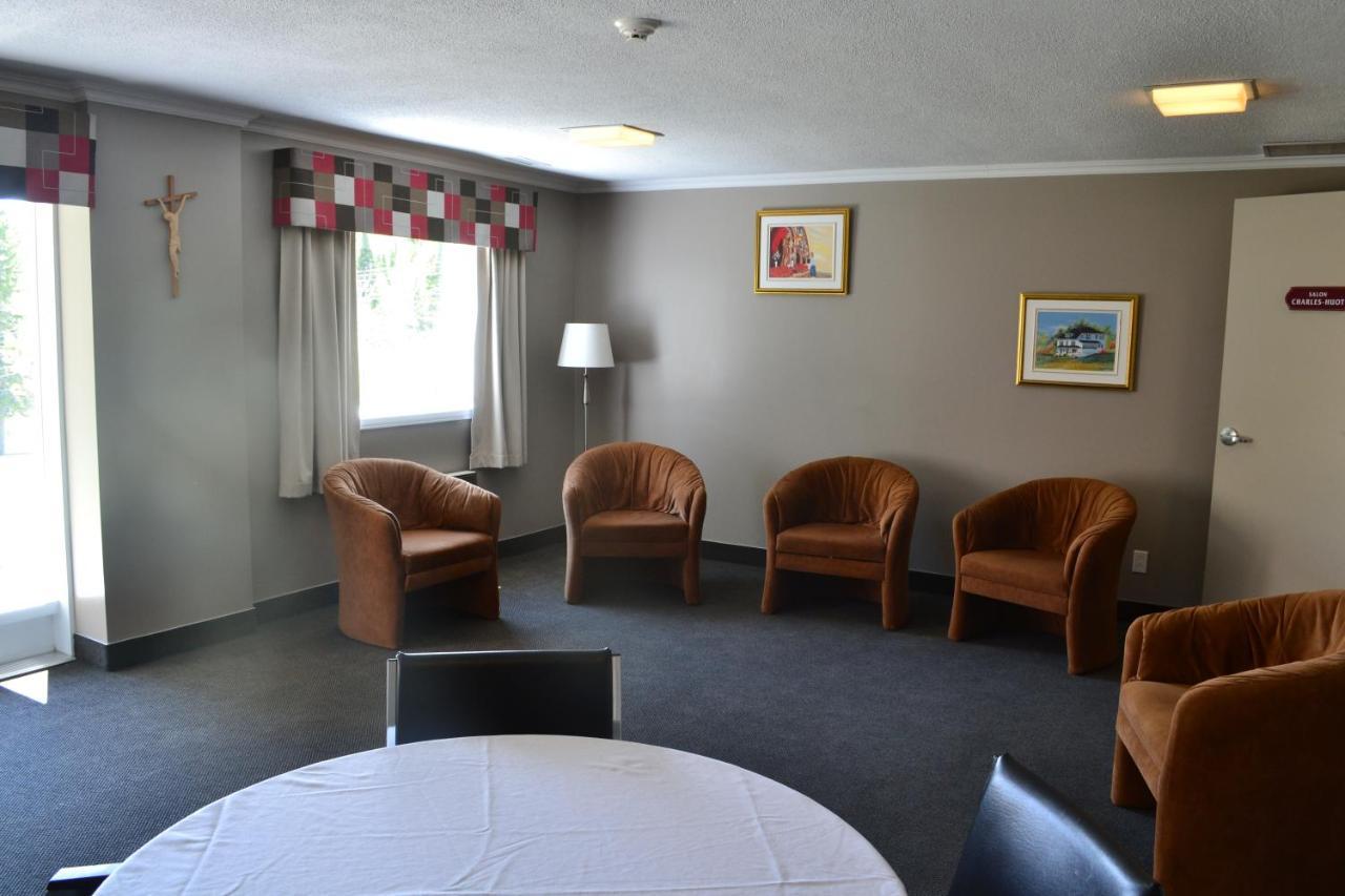 Ermitage Saint-Antoine Hotel Lac-Bouchette Exterior photo